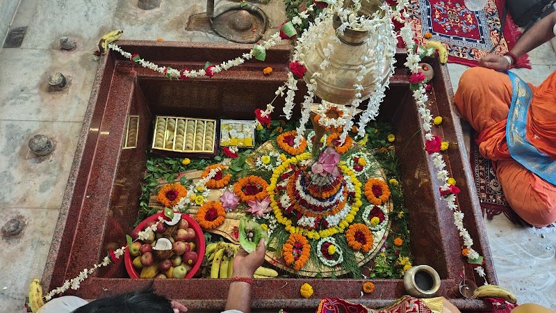 Adi Keshav Ghat, (Varanasi) - Adi Keshav Ghat, (Varanasi) 82HV+G4W, Raaj Ghat,Near Adi Keshav Mandir, Khalispur, Varanasi, Uttar Pradesh 221001, India