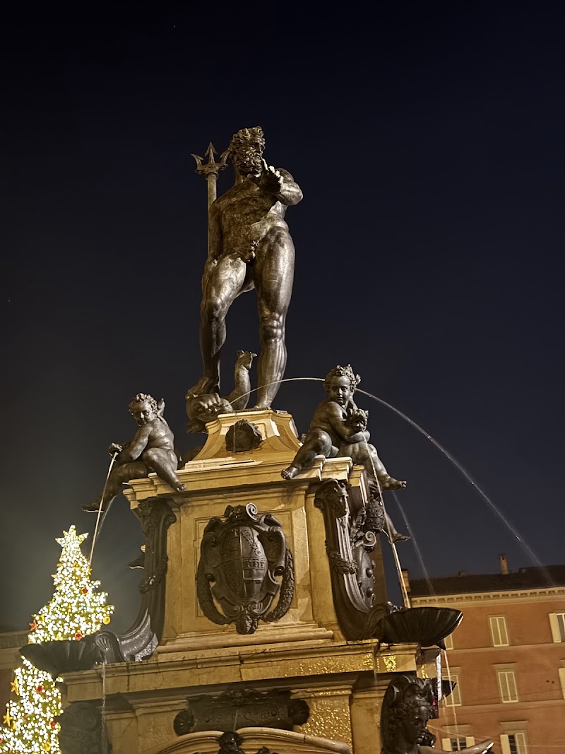 Neptune's Fountain - Neptune's Fountain Piazza del Nettuno, 40124 Bologna BO, Italy
