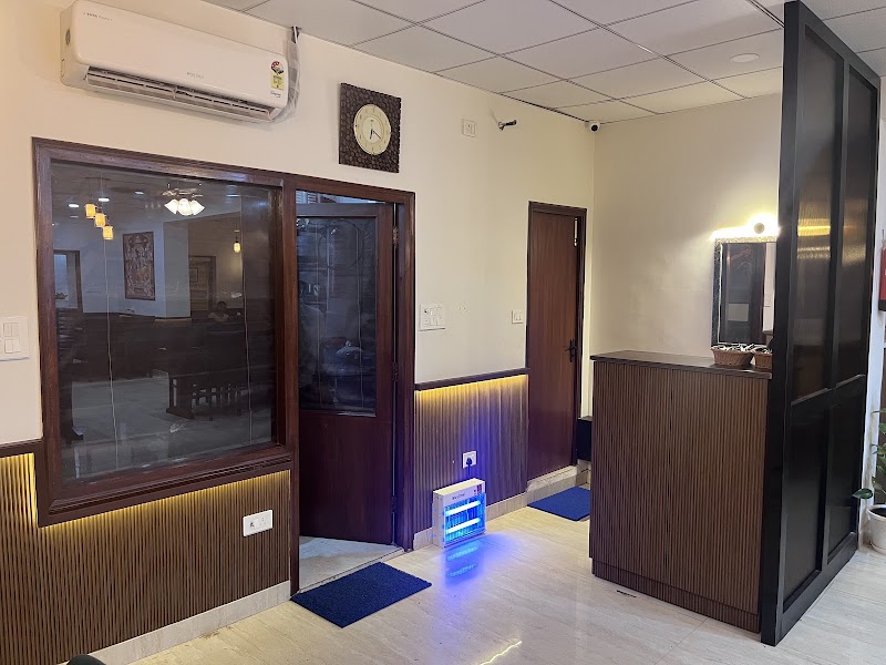 Swaranjali Restaurants and Cafe - Swaranjali Restaurants and Cafe Shankar Market 3, Shankar Market, Connaught Lane, Connaught Place, New Delhi, Delhi 110001, India