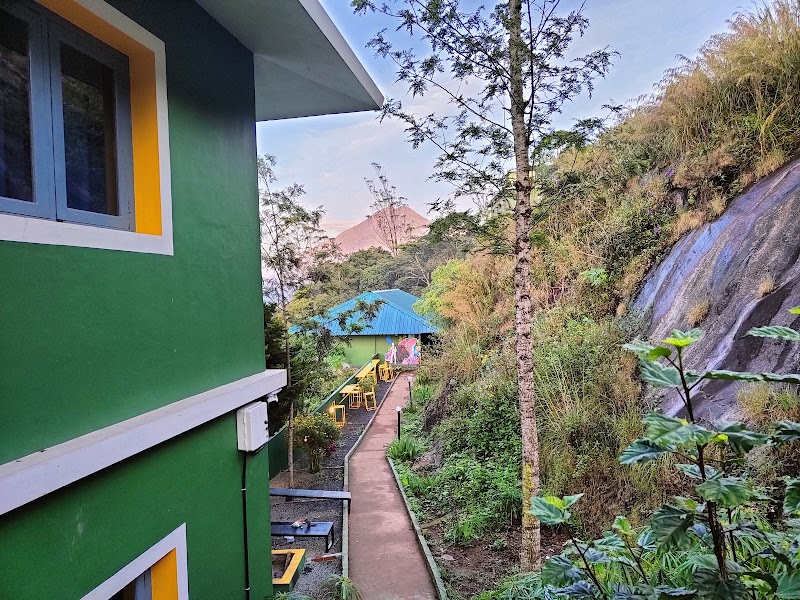 Mountain Trail Munnar