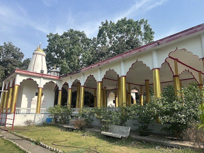 Shiv Mandir Amariyapara Parsada (se.) - Shiv Mandir Amariyapara Parsada (se.), Unnamed Road, X8CW+WC8, Gondadih, Parsada, Chhattisgarh 495663, India