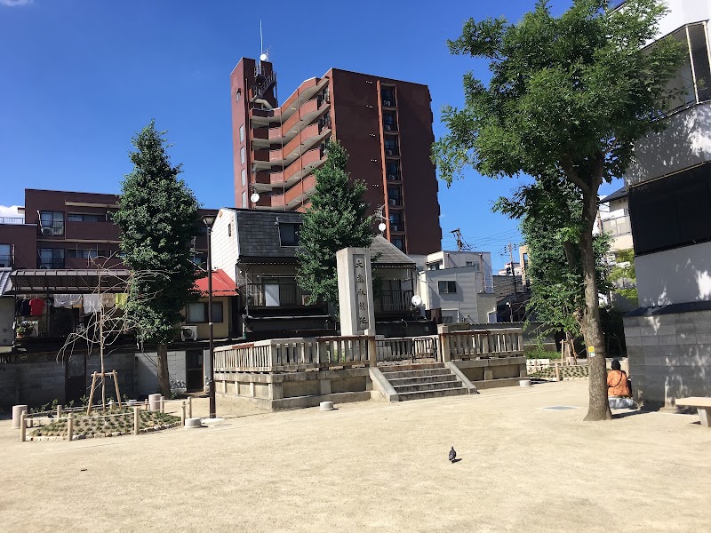 Site of the Daigokuden of the Chōdōin, Heian Palace - Site of the Daigokuden of the Chōdōin, Heian Palace 31-3 Jurakumawari Higashimachi, Nakagyo Ward, Kyoto, 604-8404, Japan