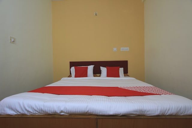 OYO Hotel Silver House - OYO Hotel Silver House Alevoor Road, Darsharatha Nagar, Main Rd, Manipal, Sapthagiri Nagar, Badagabettu, Karnataka 576104, India