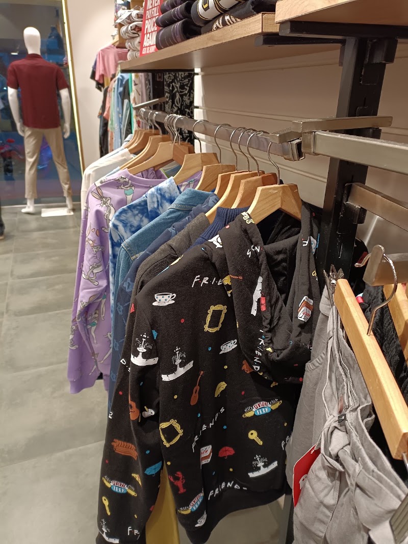 The Souled Store, Bandra - The Souled Store, Bandra 2, C2, Gr & 1st floor, SN, FA05, FB01, New kamal CHS, PLOT NO.28, Khar, Bandra West, Mumbai, Maharashtra 400050, India
