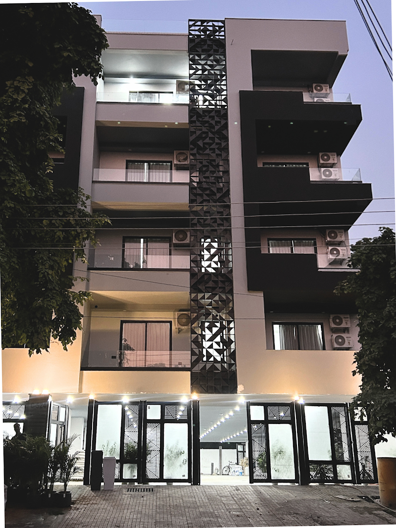 BedChambers Serviced Apartments, Golf Course Road - BedChambers Serviced Apartments, Golf Course Road 1 Block-C, C-524, Block C, Sushant Lok Phase I, Kanahi, Gurugram, Haryana 122001, India