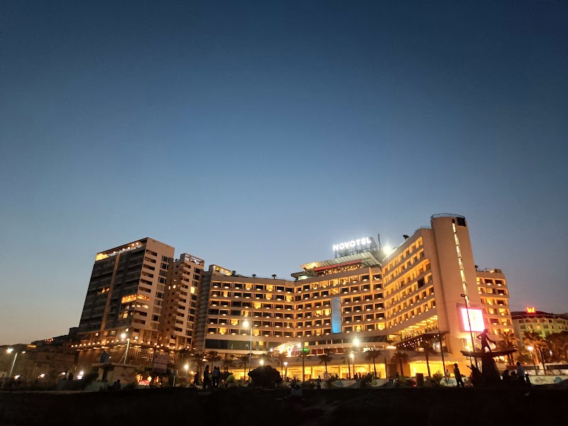 Novotel Visakhapatnam Varun Beach - Novotel Visakhapatnam Varun Beach, Beach Rd, Krishna Nagar, Maharani Peta, Visakhapatnam, Andhra Pradesh 530002, India