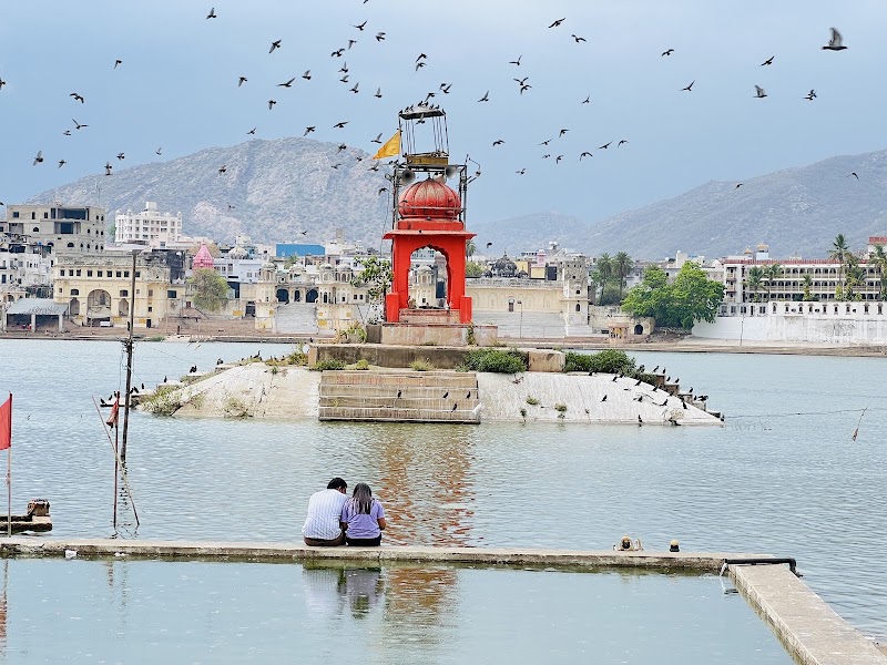 Jagatpita Shri Brahma Mandir - Jagatpita Shri Brahma Mandir, Brahma Temple Rd, Pushkar, Rajasthan 305022, India