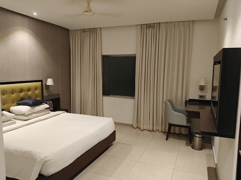 Grand Continent Malleshwaram A Sarovar Portico Affiliate - Grand Continent Malleshwaram A Sarovar Portico Affiliate, No. 18 & 19, 1st Cross, near Mantri square mall, |, Malleshwaram, Bengaluru, Karnataka 560003, India