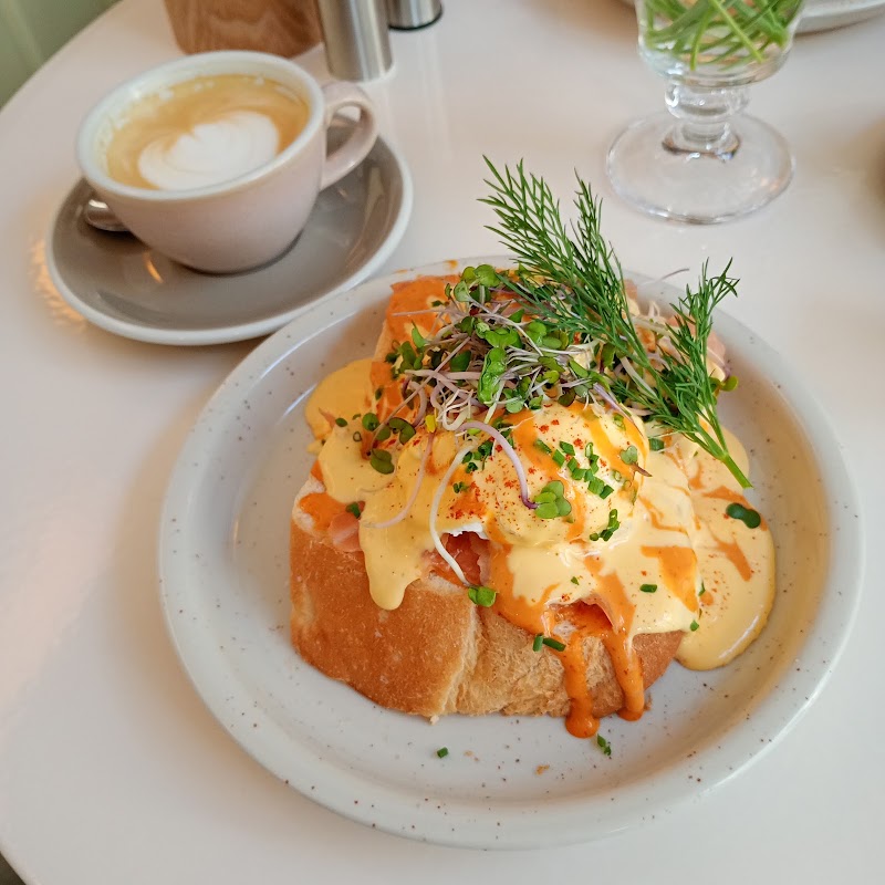 mèmè & brunch - mèmè & brunch Slavíkova 1627/9, 120 00 Praha 2-Vinohrady, Czechia