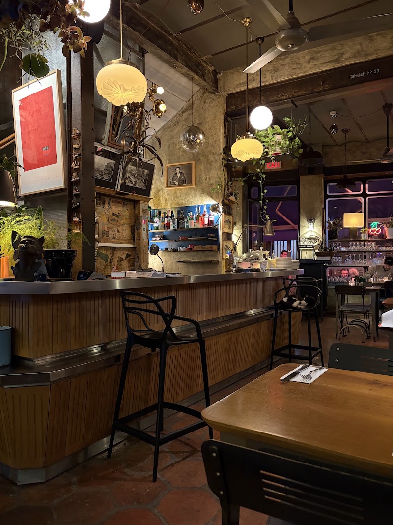 Karaköy Gümrük - Karaköy Gümrük, Kemankeş Karamustafa Paşa, Gümrük Sk. no: 4, 34425 Beyoğlu/İstanbul, Türkiye