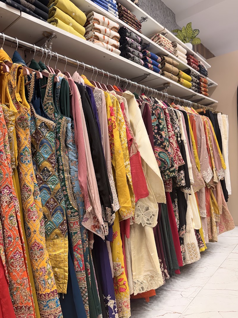 Qurbat MGF Metropolitan Mall - Qurbat MGF Metropolitan Mall Shop No.33A & 34A, MGF Metropolitan Mall, Mehrauli-Gurgaon Rd, DLF Phase 2, Sector 25, Gurugram, Haryana 122009, India