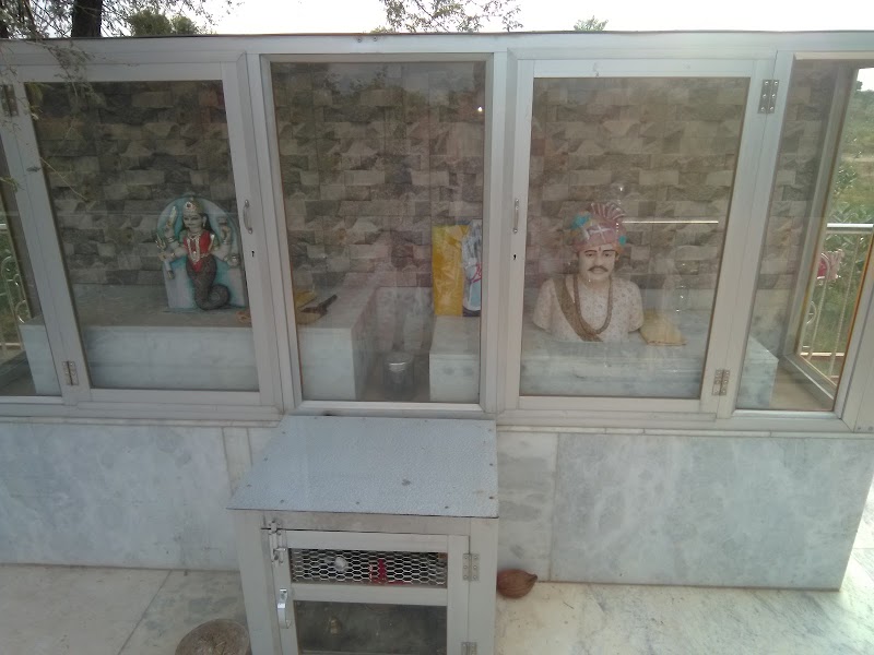 Om Banna Temple - Om Banna Temple 24CW+V65, Deenwaladkhani, Rajasthan 332303, India