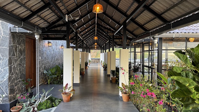 Flower Valley Plantation Homestay - Flower Valley Plantation Homestay Kurisupara, Munnar, Kerala 685565, India