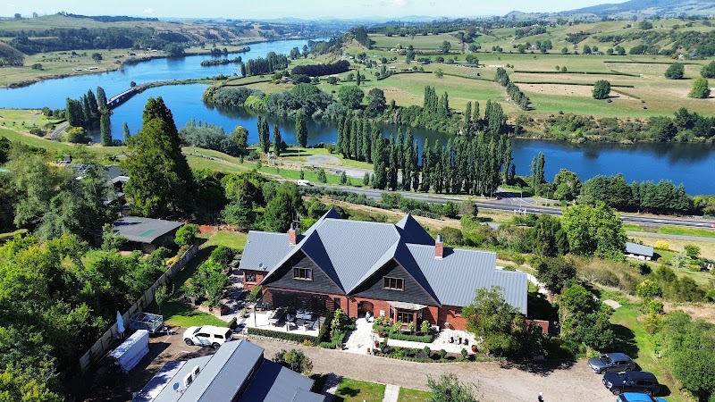 Lake Karapiro Lodge - Lake Karapiro Lodge 1829F Tirau Road RD1 Tirau, Karapiro 3484, New Zealand