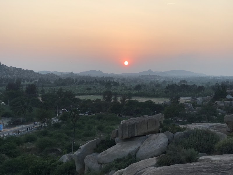 Sunset point - Hemakuta Gudda - Sunset point - Hemakuta Gudda, Hemakuta Hill, 8FJ5+XRQ, SH 131, Krishnapura, Karnataka 583239, India