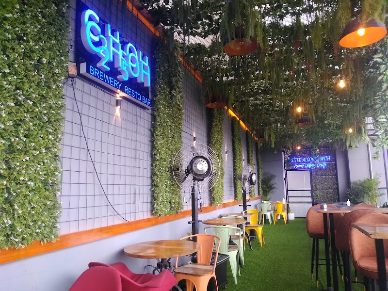 Smaaash Airia Mall - Smaaash Airia Mall SF - 2 & 3, 2nd Floor, AIRIA MALL, Badshahpur Sohna Rd, Sector 68, Gurugram, Haryana 122101, India