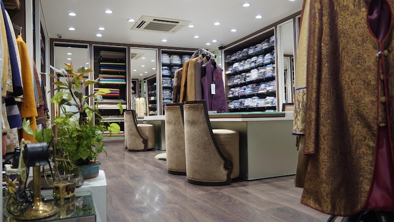 9 to 7 Fashions - 9 to 7 Fashions 7, 8 and 15, Station View Building, opposite Chembur Station, Chembur West, Chembur Gaothan, Chembur, Mumbai, Maharashtra 400071, India