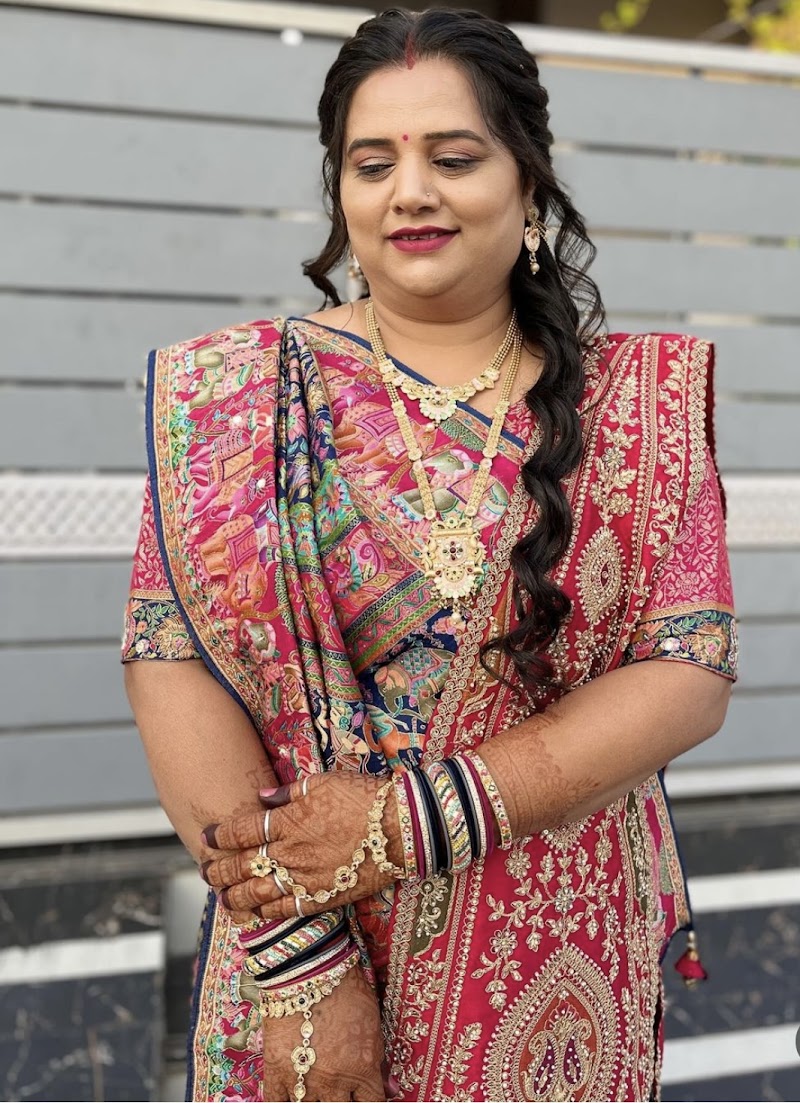 MAJESTIC SALON - MAJESTIC SALON dream palace hotel, road binind, near GC academy, Deepak Nagar, Malviya Nagar, Durg, Chhattisgarh 491001, India