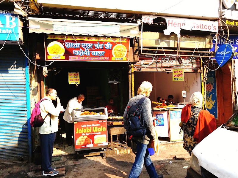 Old Famous Jalebi Wala - Old Famous Jalebi Wala 1795, Dariba Corner, opp. Bank of Maharashtra, Old Delhi, Dariba Kalan, Chandni Chowk, New Delhi, Delhi, 110006, India