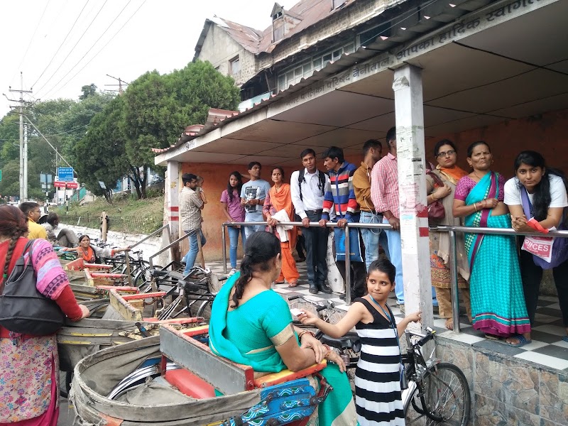 Rickshaw Stand - Rickshaw Stand, 9FR4+M6H, Mall Rd, Mallital, Nainital, Uttarakhand 263001, India