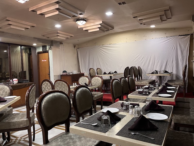 Lalit Fine Dine - Lalit Fine Dine Topiwala Bldg, Station Rd, opp. Topiwala Center, Kakaji Nagar, Jawahar Nagar, Goregaon East, W, Mumbai, Maharashtra 400104, India