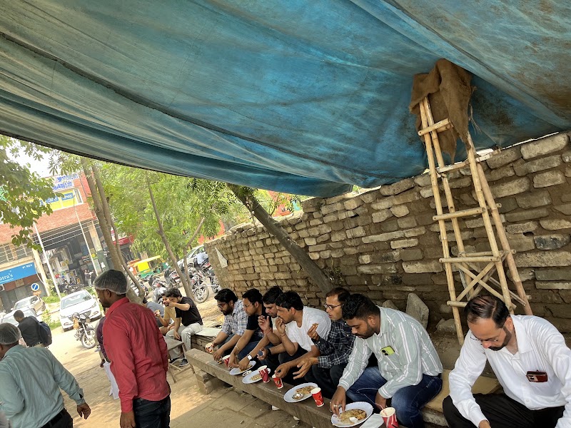 Badlu Sahu Tea Parantha Stall - Badlu Sahu Tea Parantha Stall, 9-D, 9C, Sector 9, Chandigarh, 160009, India