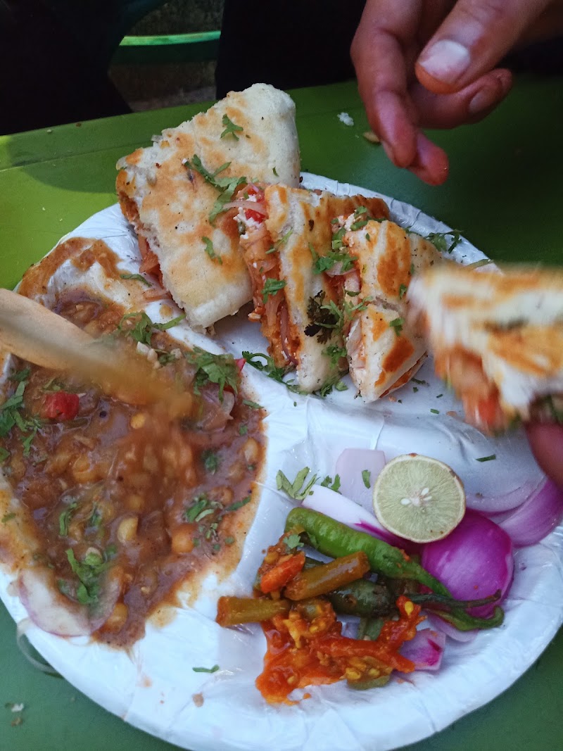 Dk spicy chaat - Dk spicy chaat 182, opp. Apna Bazar, Sadar Bazar, Roshan Pura, Gurugram, Haryana 122001, India