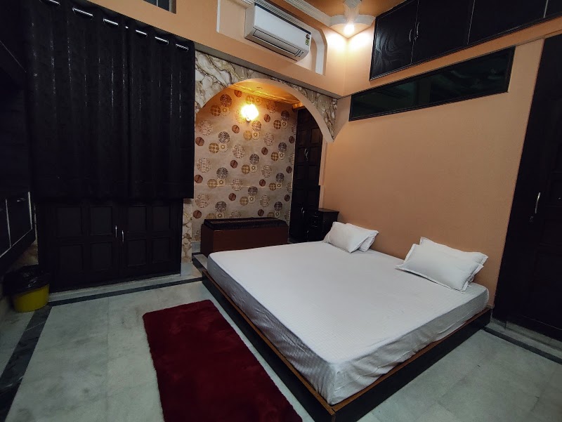 Yash Homestay - Yash Homestay Dira Road, Mangal Talab Rd, near Gurdwara Bal Leela, Patna Sahib, Kali Asthan, Patna, Bihar 800008, India