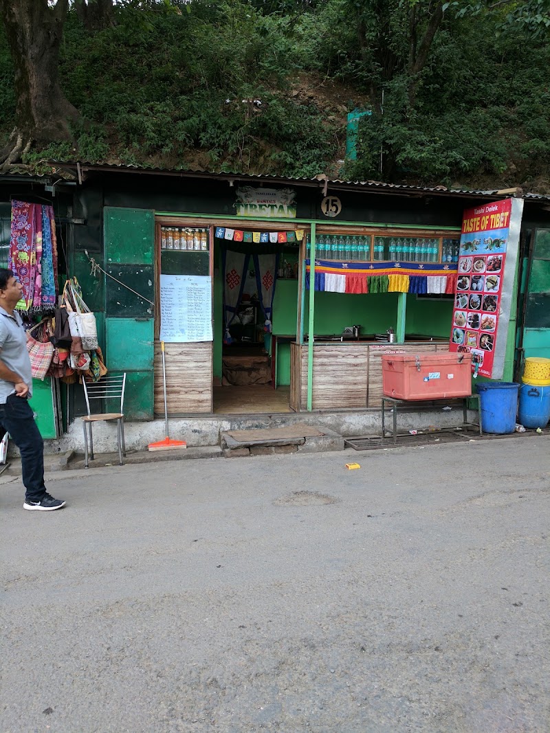 Pine Mall, Kasauli - Pine Mall, Kasauli, WX27+4MV, Mall Rd, Kasauli, Himachal Pradesh 173204, India
