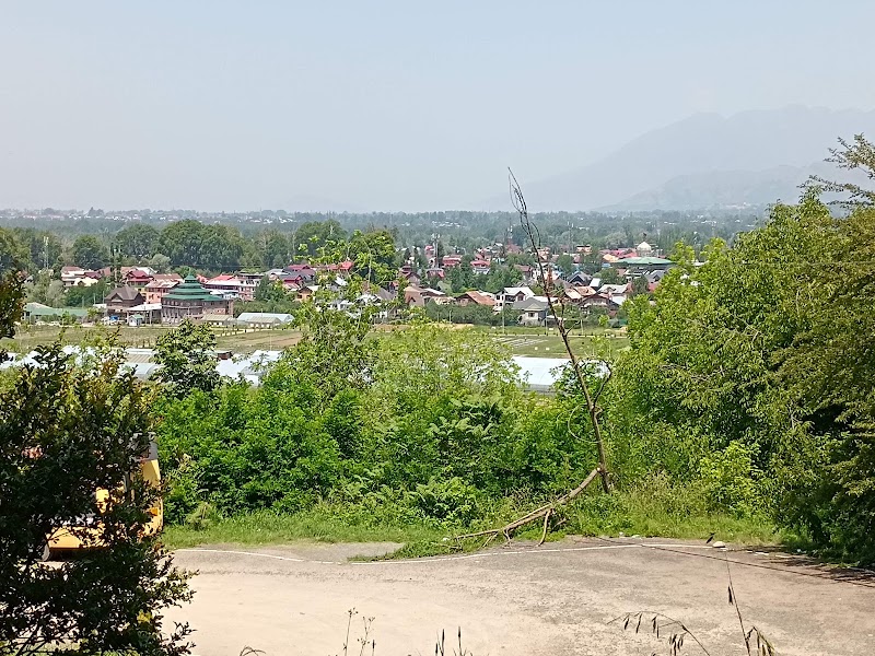 Qayaam gah - Qayaam gah 4VXG+54G, Shalimar, Rainawari, Srinagar, 190025