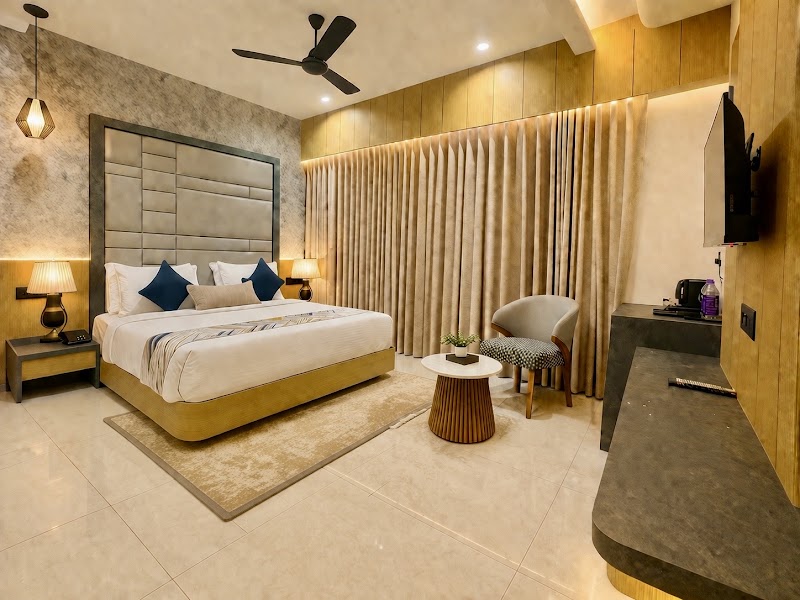 Hotel Shree Radhe Dwarka - Hotel Shree Radhe Dwarka, Bhathan Chowk, Kandas Bapu Road, near Gaushala, District:, Dwarka, Gujarat 361335, India
