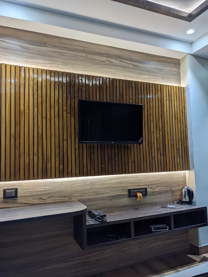 hotel orchid - hotel orchid MCRP+4XP, NJP Railway Sta Rd, Ward 35, Dabgram, Siliguri, West Bengal 734007, India