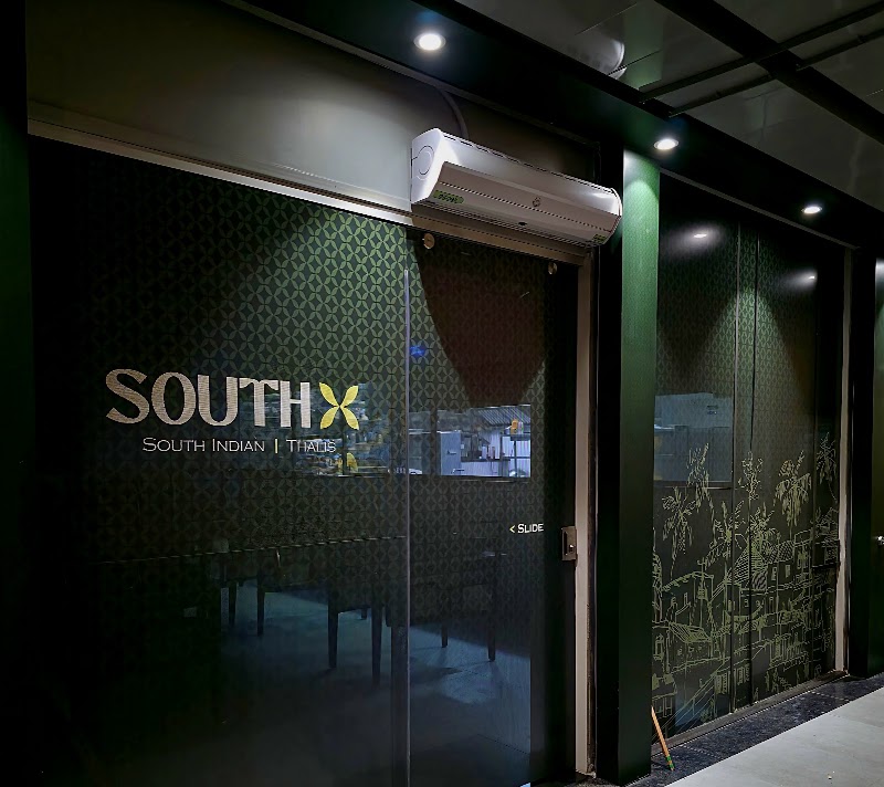 South X - South X Shop No - 7, Swarn Plaza, Chowk, RK Nagar Rd, Vasant Vihar, Bilaspur, Rajkishore Nagar, Chhattisgarh 495006, India