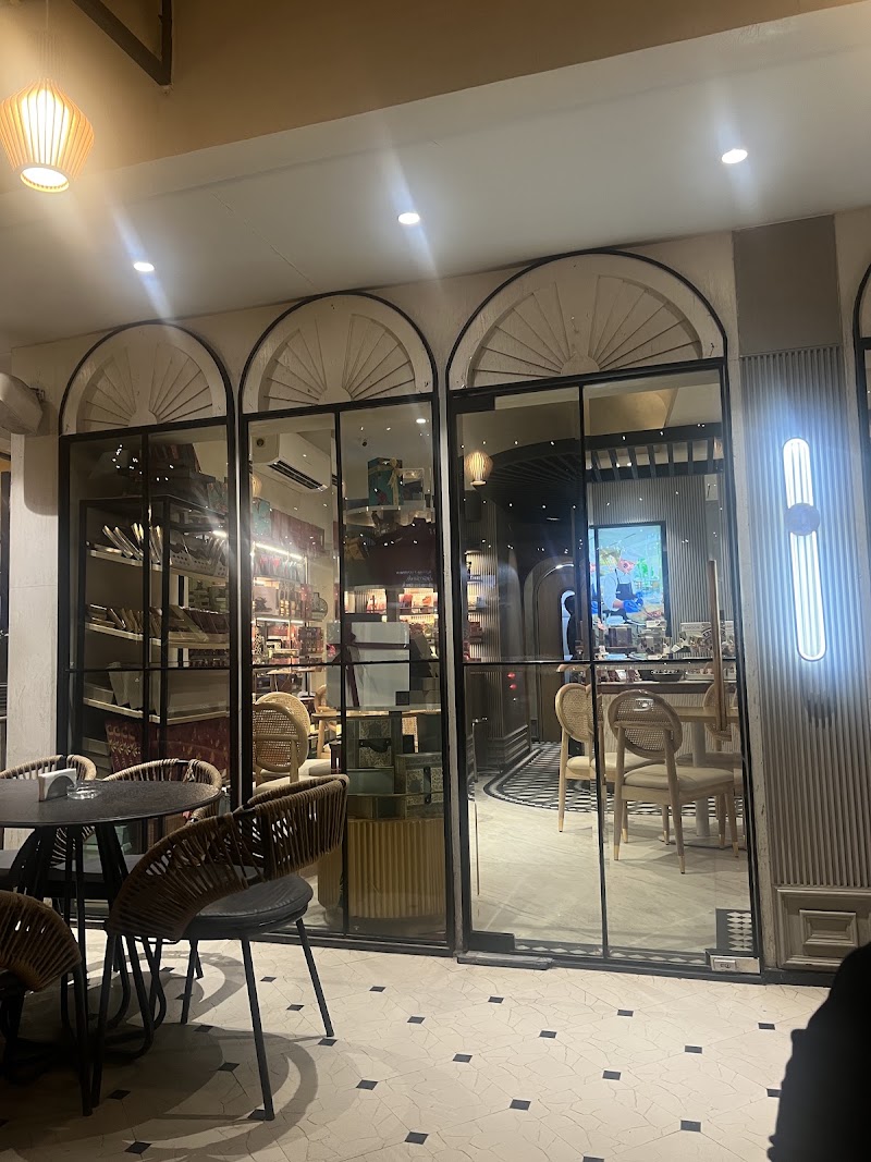 SMOOR Lounge - Bandra West - SMOOR Lounge - Bandra West Shop No. 8, Ground Floor, Pearl Heaven CoOperative Housing Society Ltd 86, CHAPEL ROAD, Bandra West,, Greater Mumbai, Ward-H/W, Mount Mary, Bandra West, Mumbai, Maharashtra 400050, India