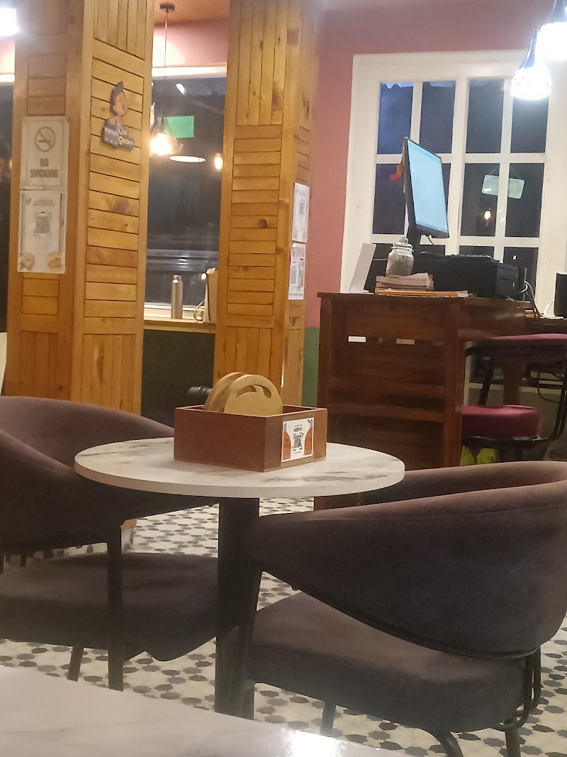 Get Along Cafe - Get Along Cafe Ani - Banjar - Aut Rd, opposite Pink Panther Cafe, Jibhi, Bini, Himachal Pradesh 175123, India