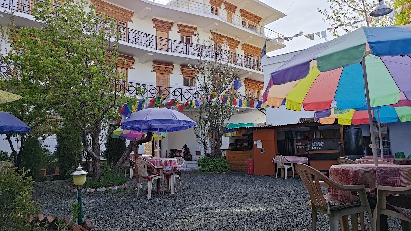 Mentokling Guest House And Apple Garden Restaurant - Mentokling Guest House And Apple Garden Restaurant Changspa Road, Zangsti Rd, Leh, 194101