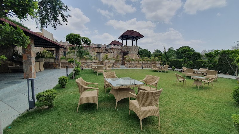Maanya by the lake By Samav hotels - Maanya by the lake By Samav hotels HMW7+5R3, Rani Rd, near Sanjay Gandhi Park, Fateh Sagar Lake, Udaipur, Rajasthan 313004, India