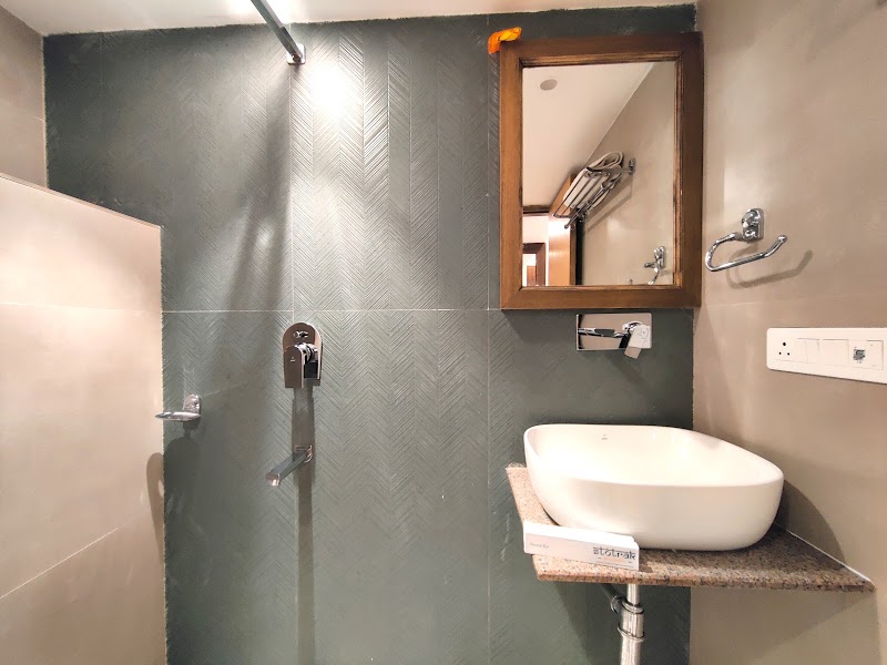 Sangam by Stotrak, Hotel in Jhula Ghar, Mussoorie - Sangam by Stotrak, Hotel in Jhula Ghar, Mussoorie F34G+J8R, near, Rope Way, Jhula Ghar, The Mall Road, Mussoorie, Uttarakhand 248179, India