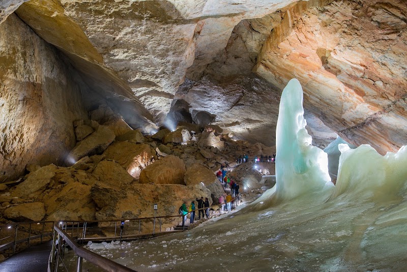 Dachstein Giant Ice Cave - Dachstein Giant Ice Cave, Winkl, 4831 Obertraun, Austria