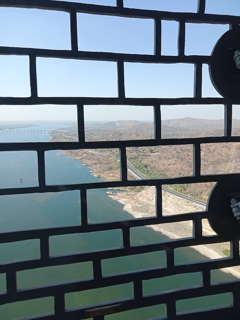 Sardar Sarovar Dam Viewing Point - Sardar Sarovar Dam Viewing Point, RQM2+V9, Vadgam, Gujarat 393151, India