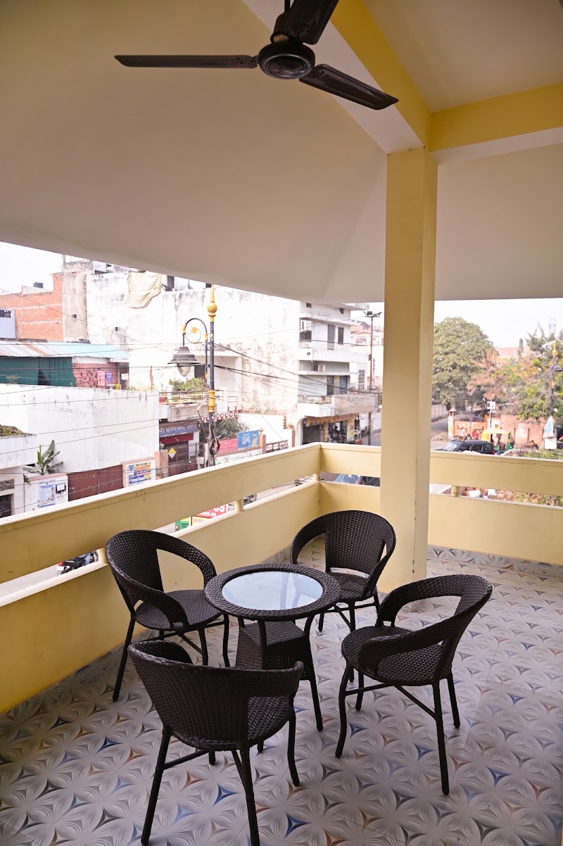 Neerja Guest House - Neerja Guest House Sanket Nagar colony, Plot no. 44, Saket Nagar Colony, Lanka, Varanasi, Uttar Pradesh 221005, India