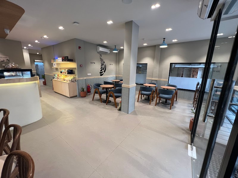 Blue Tokai Coffee Roasters | Phool Bagan - Blue Tokai Coffee Roasters | Phool Bagan Ground Floor, No P/148B, Swarupananda Sarani, Kadapara, Phoolbagan, Kankurgachi, Kolkata, West Bengal 700054, India
