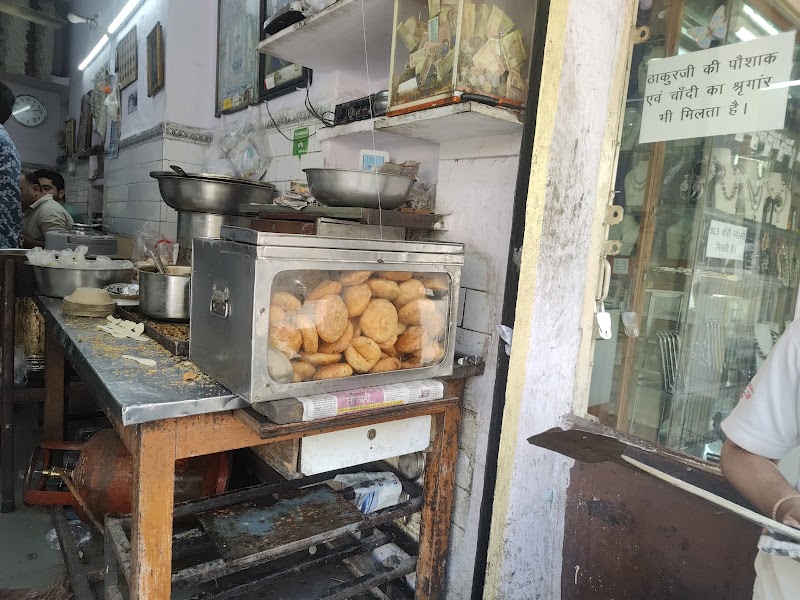 Paliwal Restaurant - Paliwal Restaurant 26, Jagdish Temple Rd, Old City, Rao Ji Ka Hata, Udaipur, Rajasthan 313001, India