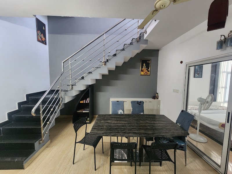 LoveDale Homestay Bangalore - LoveDale Homestay Bangalore I Main, behind Pearl Residency, Lakshmi Layout, Gandhi Nagar, Munnekolala, Bengaluru, Karnataka 560037, India