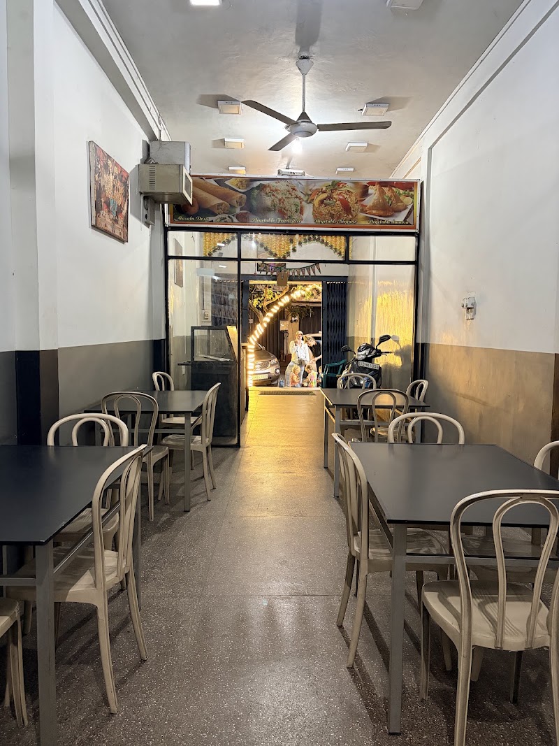 Nagalingam's Bhavan - Pure Vegetarian Indian Restaurant (No onion, garlic and leeks) - Nagalingam's Bhavan - Pure Vegetarian Indian Restaurant (No onion, garlic and leeks), 77 Colombo St, Kandy 20000, Sri Lanka