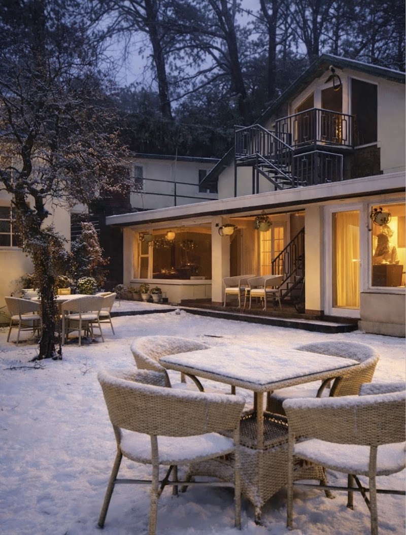 Ellis Villa - Ellis Villa, COMMERCIAL BUILDING, Upper, Mall Rd, opposite CRI main gate, Kasauli, Himachal Pradesh 173204, India