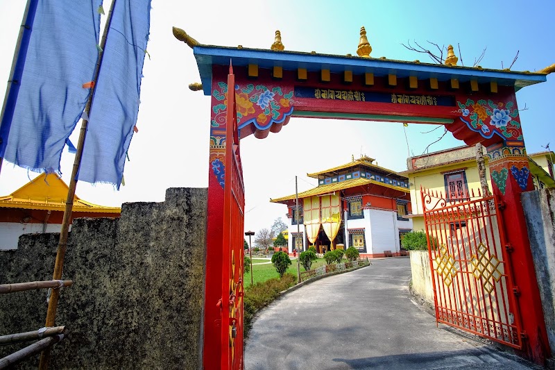 Tsuglakhang Monastery & Temple - Tsuglakhang Monastery & Temple 8JG7+CVX, Secretariat Rd, Vishal Gaon, Gangtok, Sikkim 737103, India