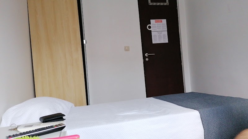 Dear Porto Guest House - Dear Porto Guest House R. de Santa Catarina 744, 4000-446 Porto, Portugal