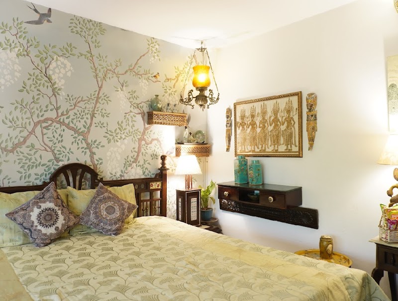 On The House - Bed and Breakfast (2nd Floor) - On The House - Bed and Breakfast (2nd Floor) B-4/120 2nd floor, B4 Block, Safdarjung Enclave, New Delhi, Delhi 110029, India