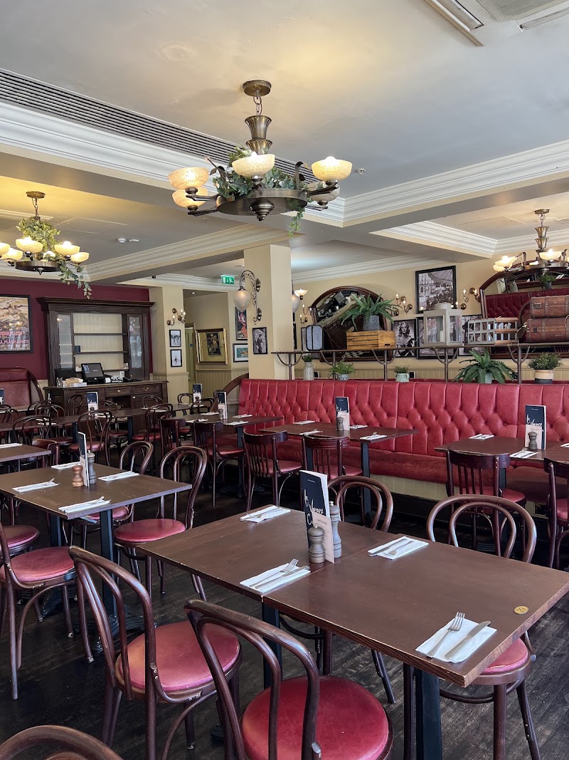Café Rouge - St Katharine Docks - Café Rouge - St Katharine Docks, Tower Bridge House, 4 St Katharine's Way, London E1W 1BA, UK